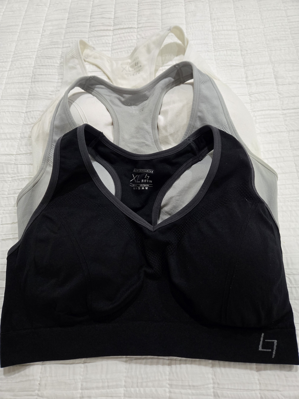 Seamless Racerback Sports Bra - Black, Gray, White (3)